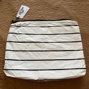 ALOHAS White Bag with Black Trim